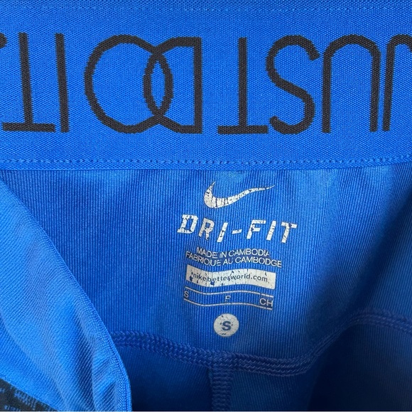Nike Dri-FIT Black and Blue Capri Leggings Size S - Picture 6 of 9